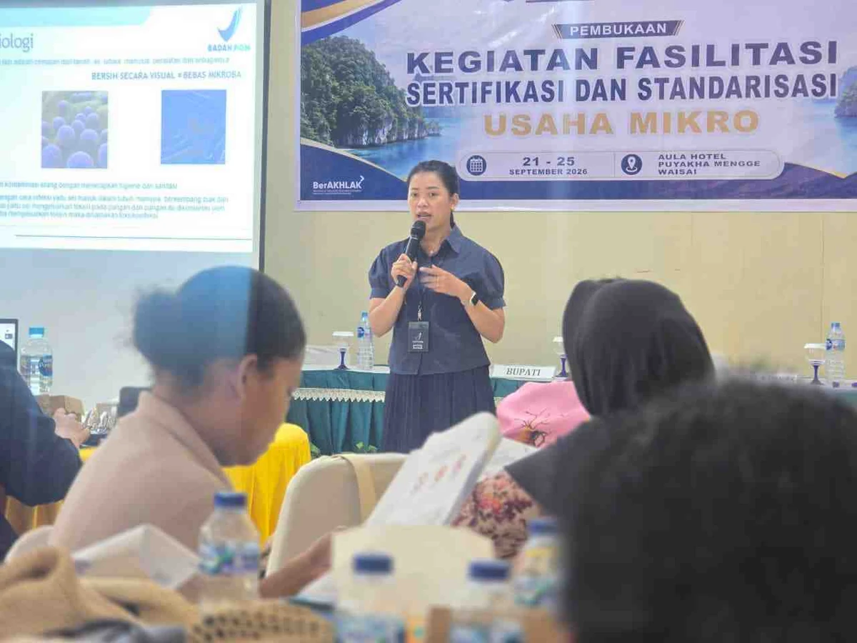 Kegiatan fasilitasi sertifikasi dan standardisasi usaha mikro di Kota Waisai